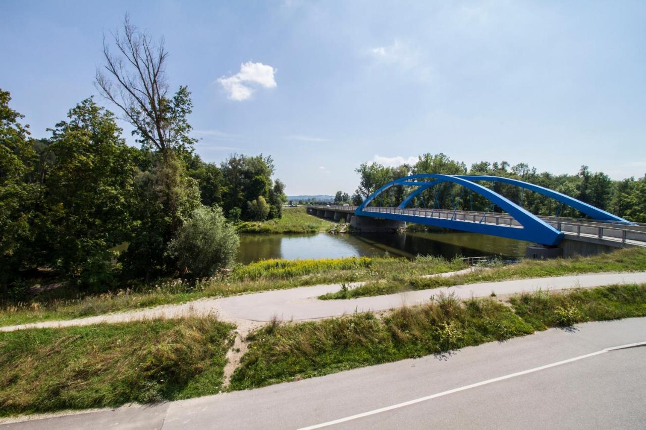 Gasthof Zur Laend Moosburg an der Isar Exterior photo